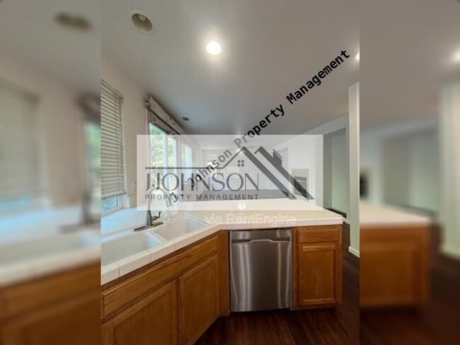 Building Photo - 4212 Mulberry Ct