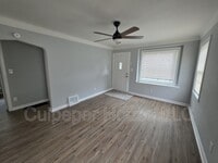 Building Photo - 39 W Gramercy Ave