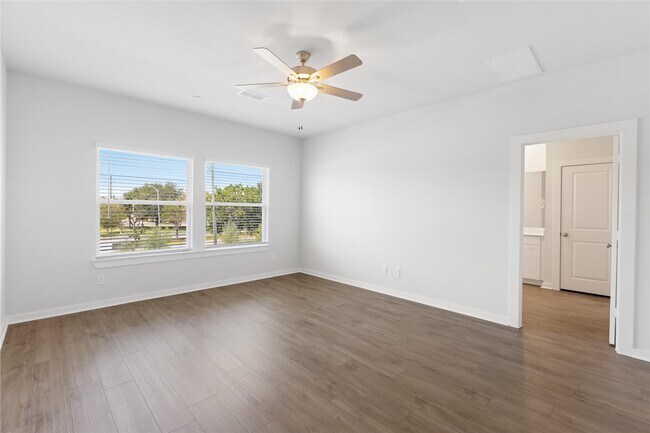 Building Photo - 3039 Dovedale St