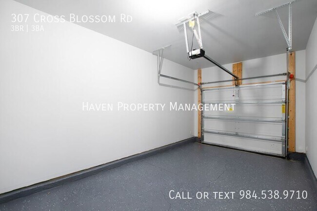 Building Photo - 307 Cross Blossom Rd
