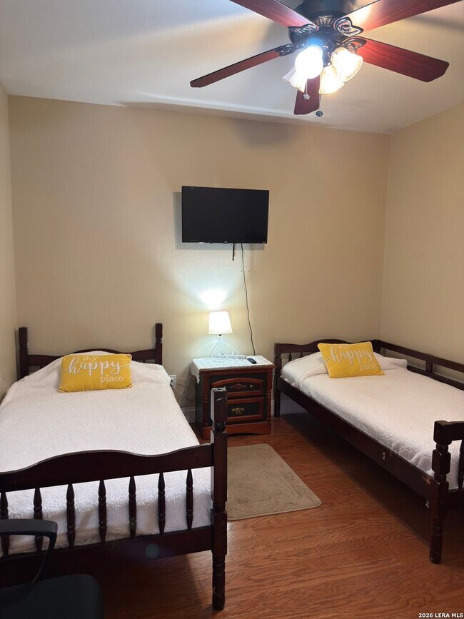 Building Photo - Spacious Fully Furnished Family Home with Heated Pool, Spa & Workshop in Arrowhead