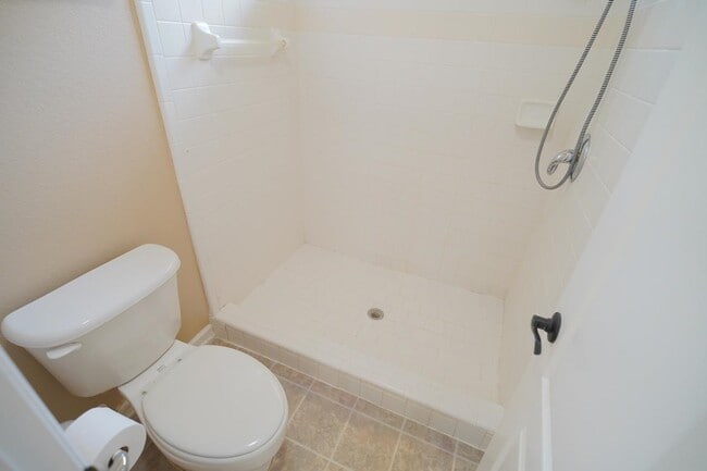 Building Photo - 9329 Tuscany Dr