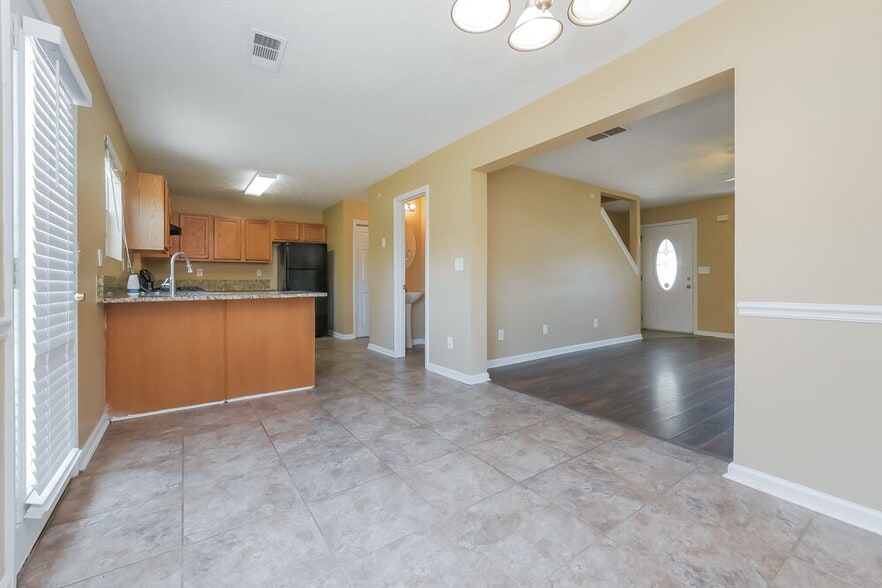 Building Photo - 4115 Mission Way