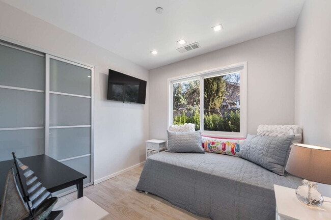 Building Photo - Sonoma 4 Bed 2 Bath Home.