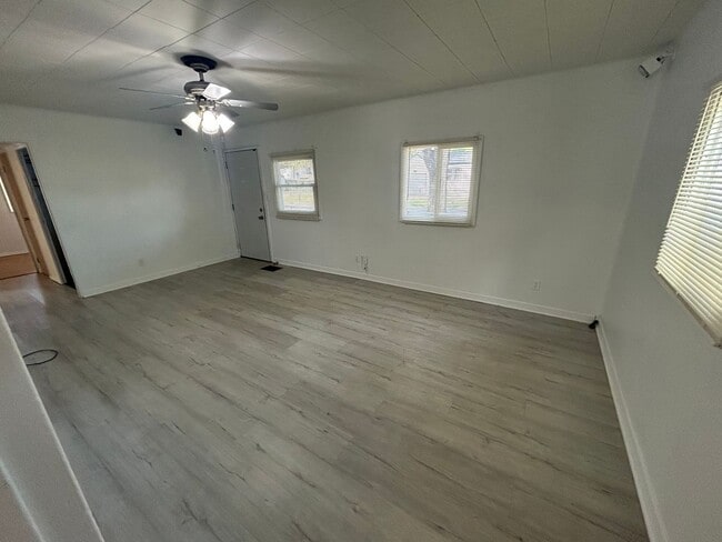 Building Photo - 421 N 35th St