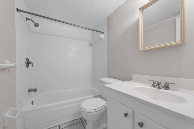 Building Photo - 1BD/1BA Apartment off Curry Ford in Henley Park Apartments!