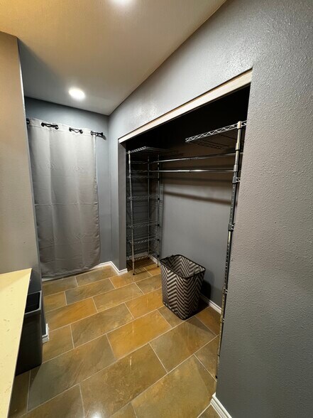 Building Photo - 309 McFadden Dr