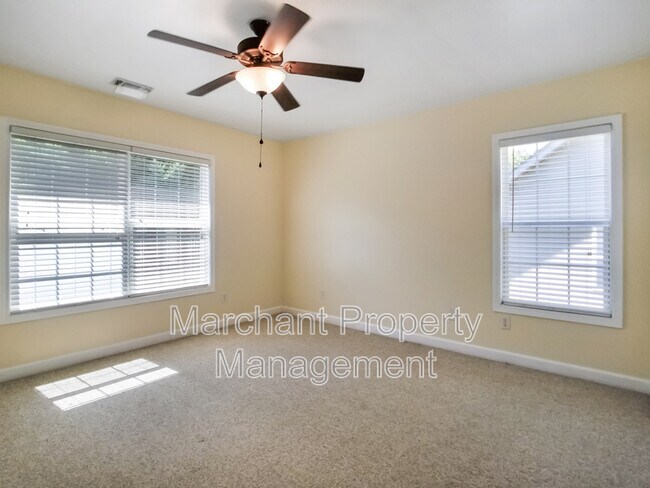 Building Photo - 209 Ashby Dr