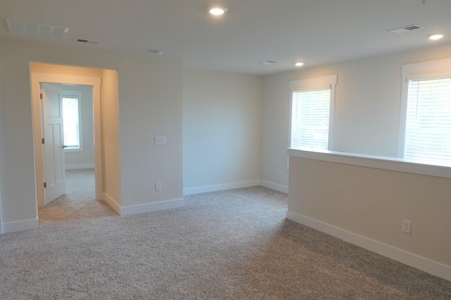 Building Photo - 100 Boren Wy