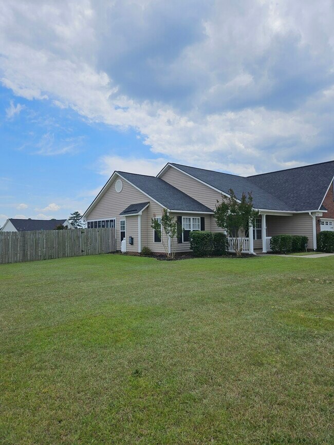 Building Photo - 389 Ivywood Ln