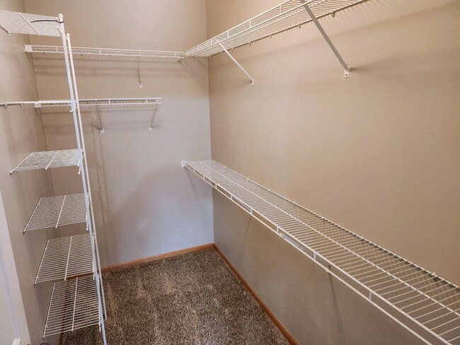 Building Photo - 1320 SE Florence Dr