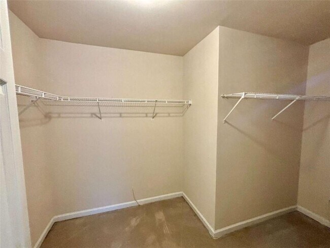 Building Photo - 345 Blackwood Ln