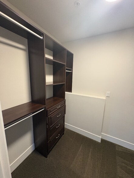 Building Photo - 820 B St