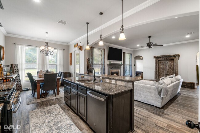 Building Photo - 701 Fir Wood Ln