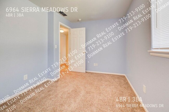 Building Photo - Updated and Open 4 Bedroom, 3 Full Bath Ho...