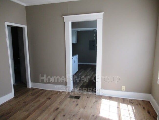 Building Photo - 1664 Nelson Ave