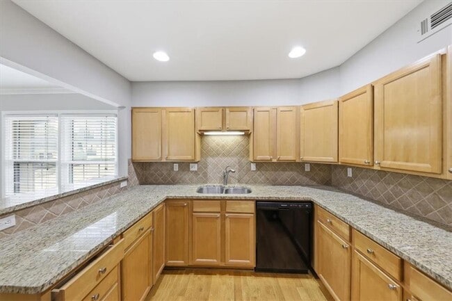 Building Photo - 54 La Rue Pl NW