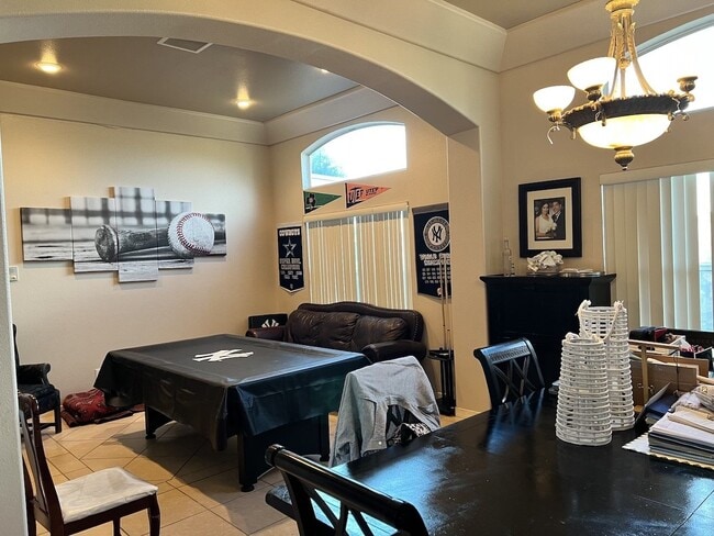 Building Photo - 1031 Los Moros Dr