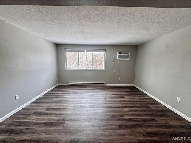 Building Photo - 9049 Zito Dr