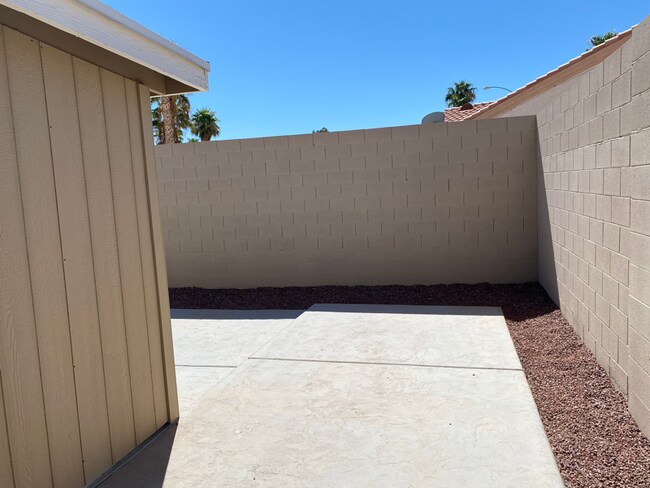 Building Photo - 419 Yarnell Dr