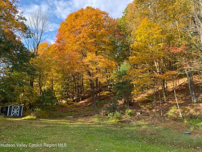 Building Photo - 180 Yerry Hill Rd