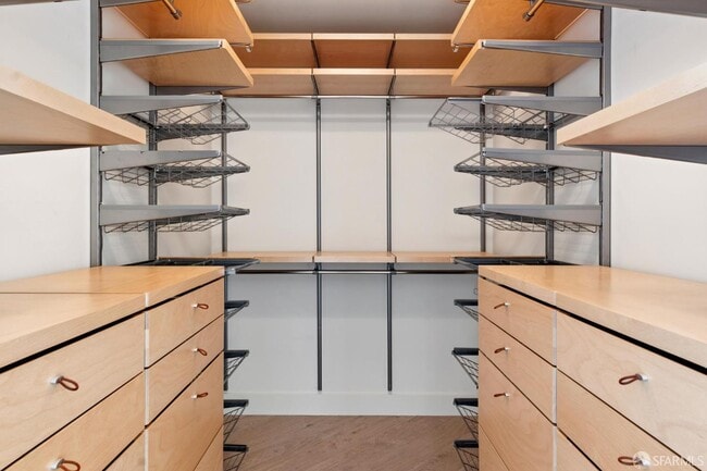 Building Photo - 201 Folsom St