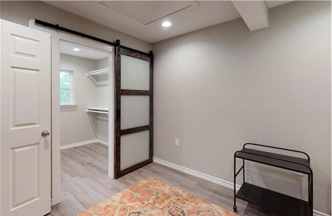 Building Photo - 506 First Street Unit D