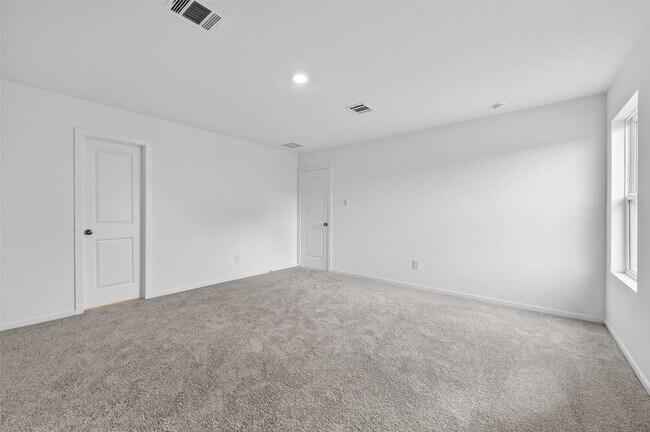 Building Photo - 216 Amy St