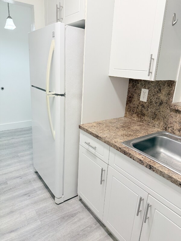 Building Photo - 145 SW 30th Ct