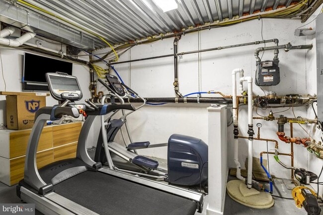 Building Photo - 1108 N Bodine St