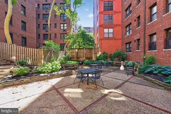 Building Photo - 2515 K St NW