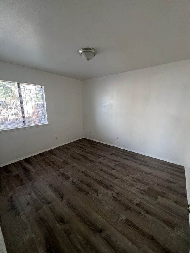 Building Photo - 1213 Dickerson Dr SE