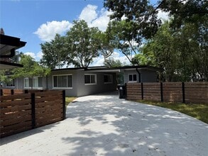 Building Photo - 8 E Evans St