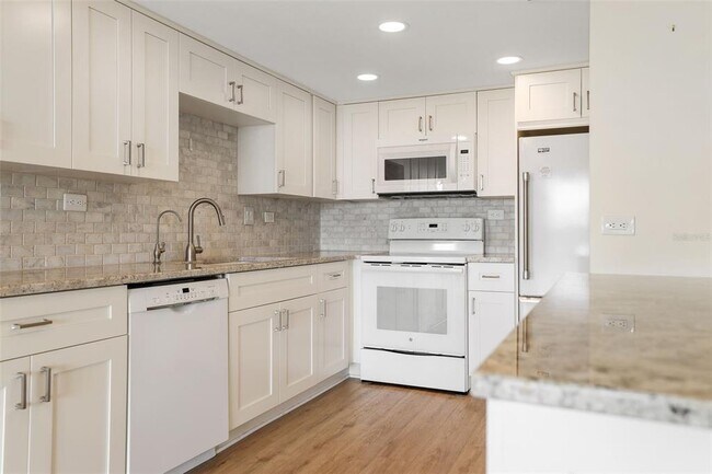 Building Photo - 450 Treasure Island Causeway