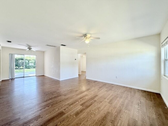 Building Photo - 14218 Sharon Dr