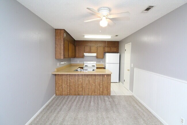 Building Photo - 2BR Apartment in Gulf Breeze – Near Oriole...