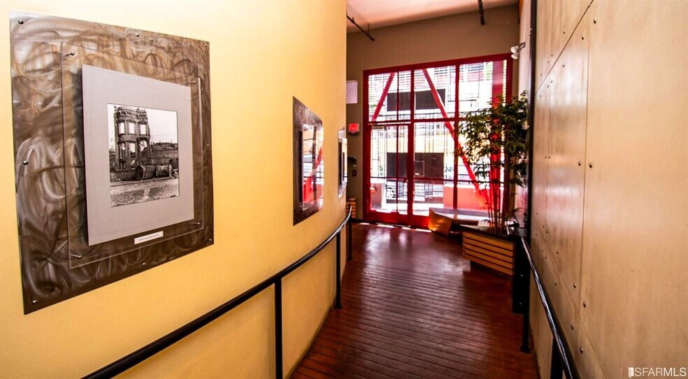 Building Photo - 18 Lansing St