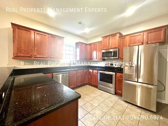 Building Photo - 14221 Lake Crossing Dr