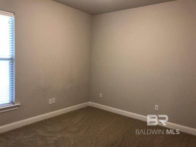 Building Photo - 632 Turquoise Dr