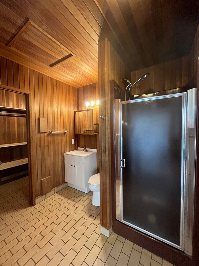 Building Photo - Remodeled 3 Bedroom Plus Office with Large...