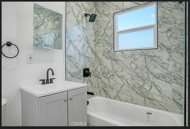 Building Photo - 200 N Willow Ave