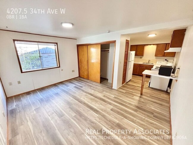 Building Photo - 4207.5 34th Ave W