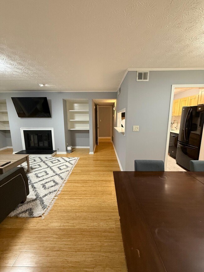 Building Photo - 202 Dunbar Dr