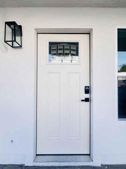 Building Photo - 1817 S Highland Ave