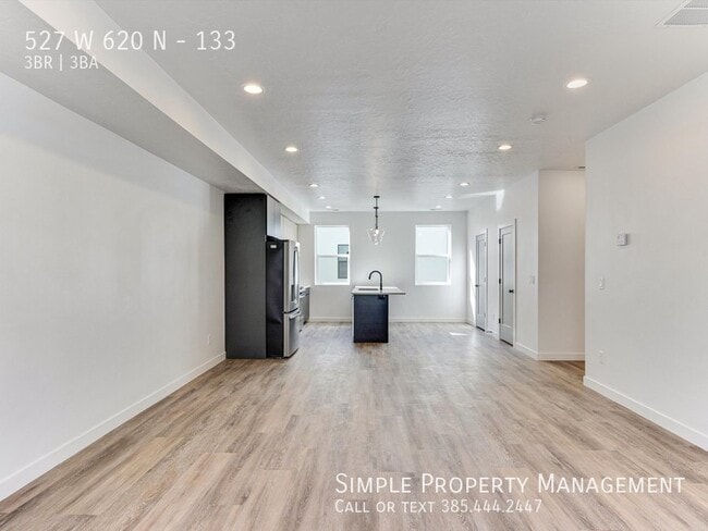 Building Photo - 527 W 620 N