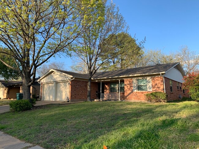 Building Photo - 2405 N Ricketts St