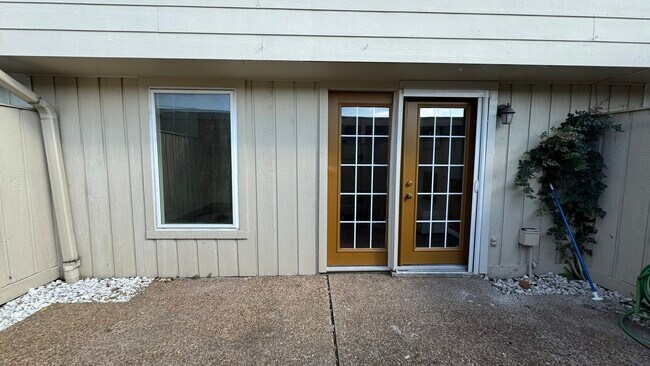 Building Photo - 6452 Olympia Dr