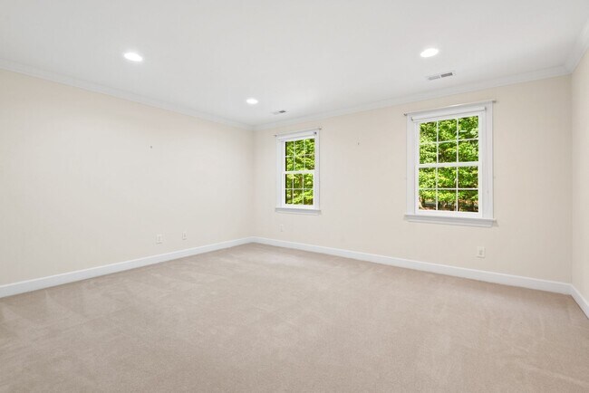 Building Photo - Available early March! Large and Lovely Home in Chapel Hill