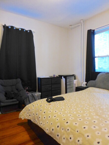 Building Photo - 6 Bucknam St