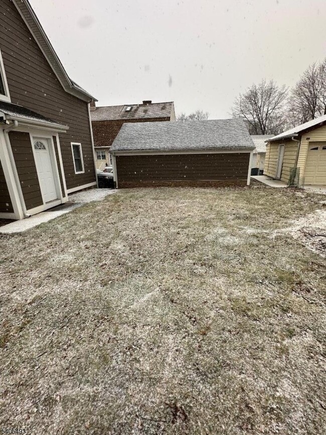 Building Photo - 200 Claremont Ave